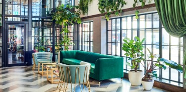 ganesvoort-lobby_371x183.jpg