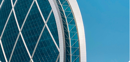 Dubai – curved glass skyscraper façade